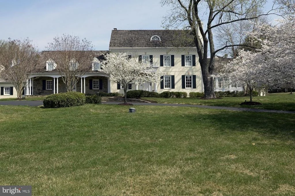 Photo of 330 SPRINGBROOK DRIVE