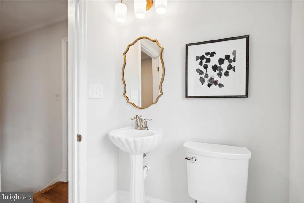Photo of 900 ROSEMONT AVENUE