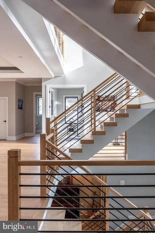 Photo of 6884 CHURCHILL ROAD