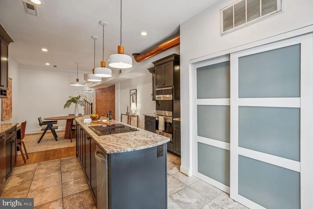 Photo of 1124 G STREET NE