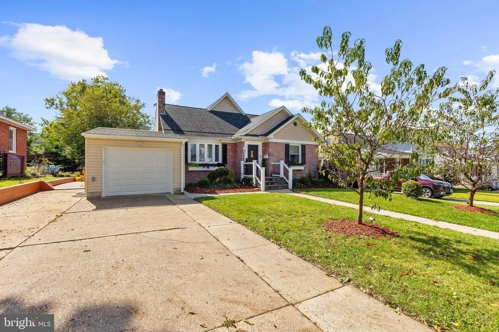 Photo of 545 FOREST VIEW ROAD