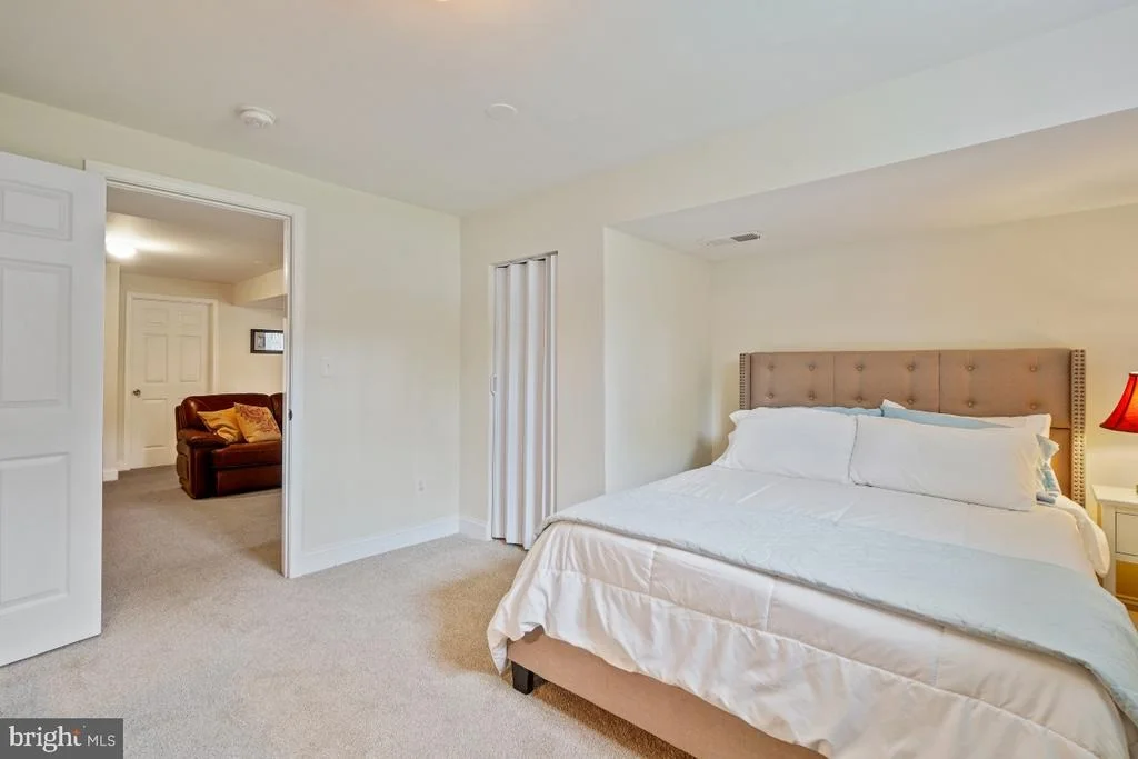 Photo of 401 ROYALTON ROAD