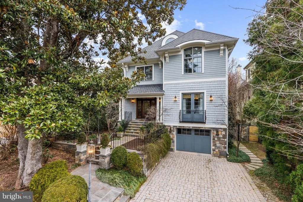 Photo of 2215 KING PLACE NW
