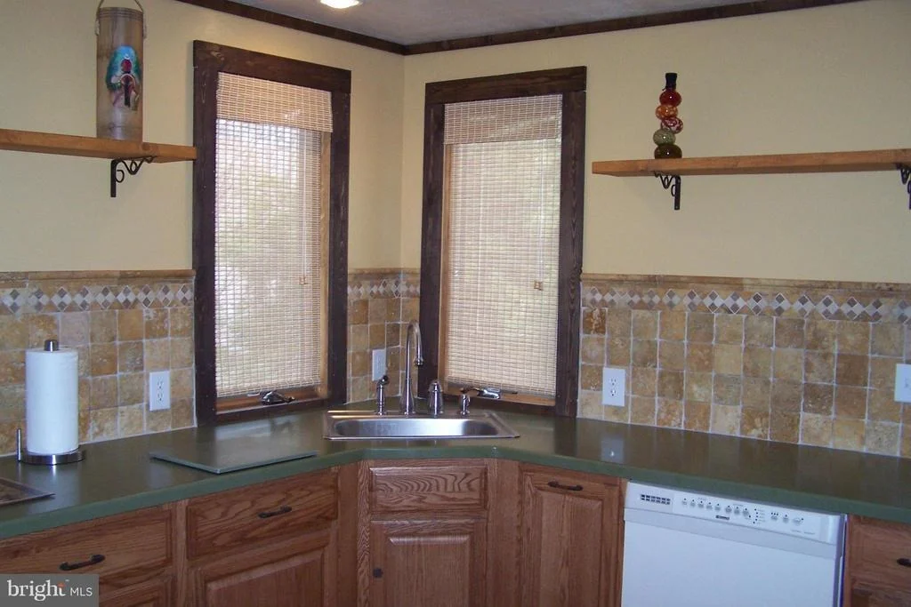 Photo of 780 SPRUCE DRIVE
