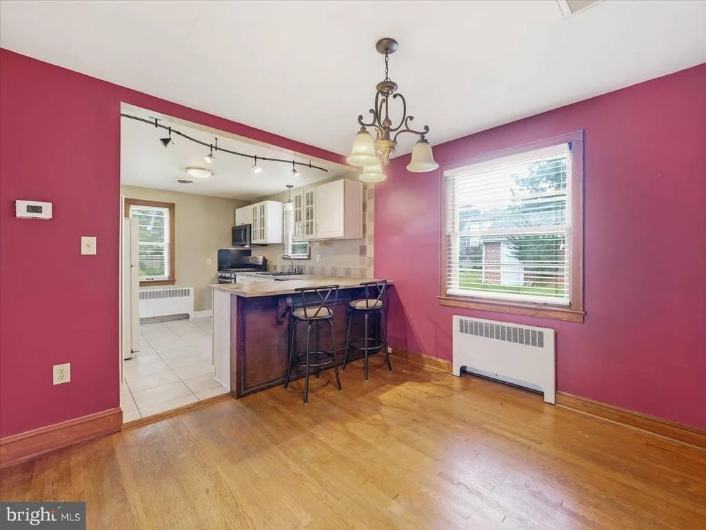 Photo of 939 VIEW STREET