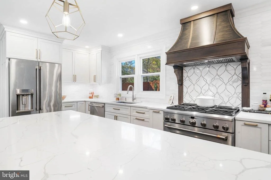 Photo of 15304 WATERGATE ROAD