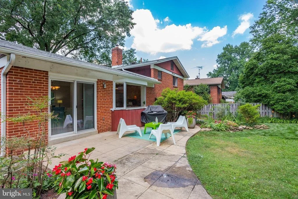 Photo of 3910 MONTROSE DRIVEWAY