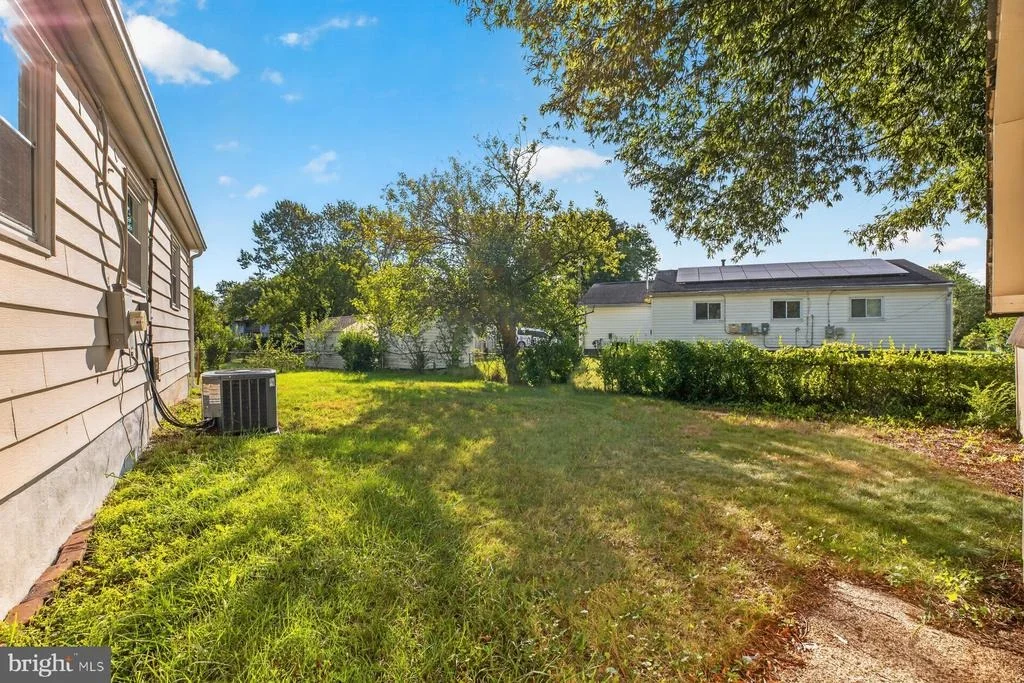 Photo of 6204 AUTH ROAD