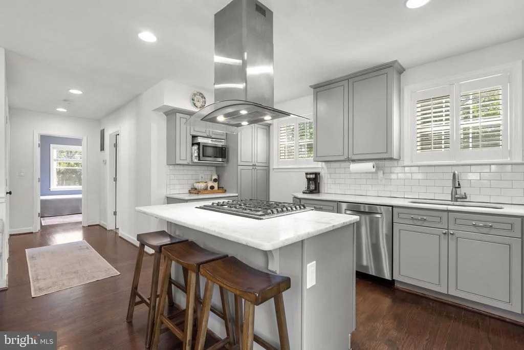 Photo of 9504 BILTMORE DRIVE