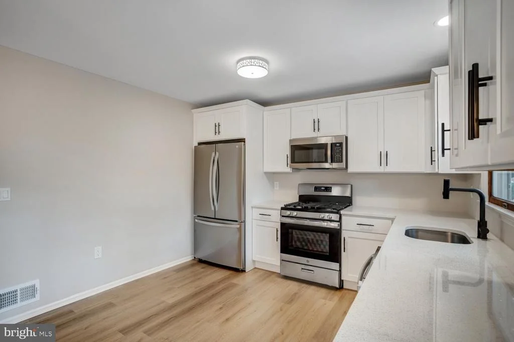 Photo of 615 BEACH BOULEVARD