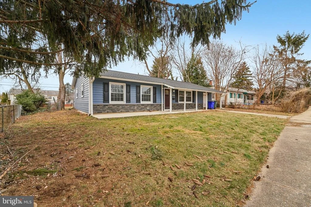 Photo of 1504 W 10TH STREET