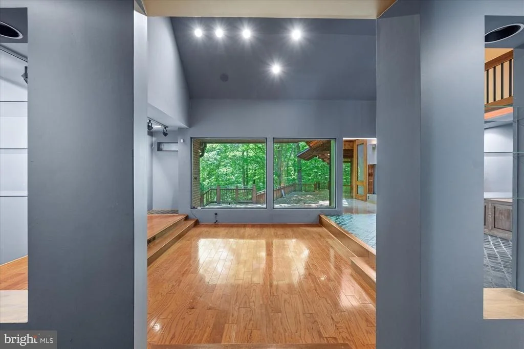 Photo of 7575 POTOMAC FALL ROAD
