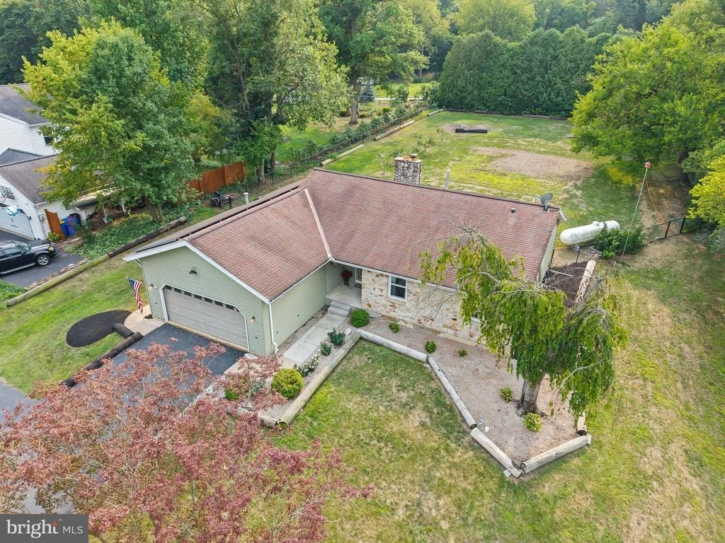 Photo of 223 PINEVIEW DRIVE