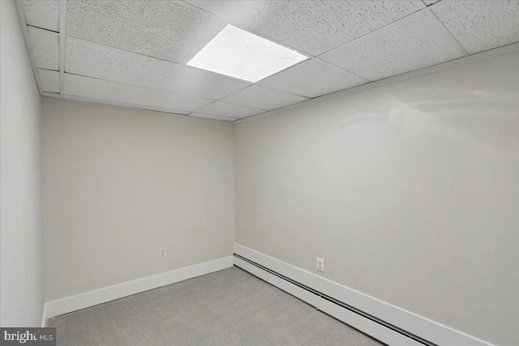 Photo of 833 MEADOW ROAD