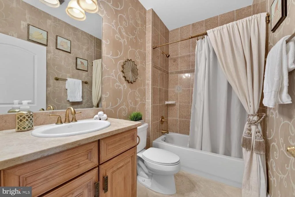 Photo of 6245 LINWAY TERRACE