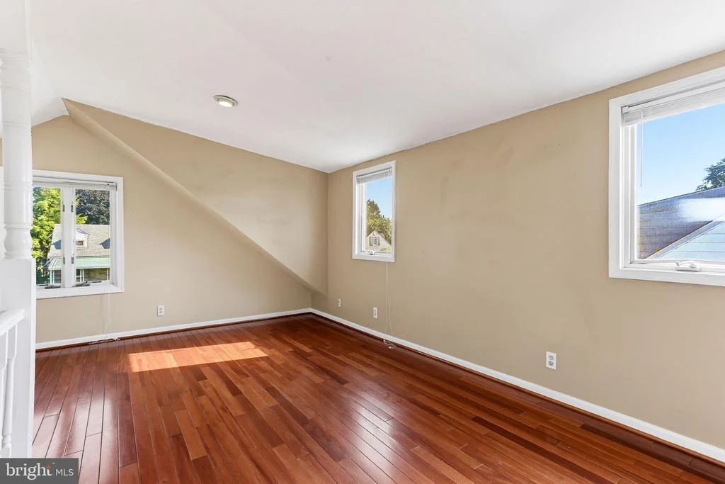 Photo of 8211 LONGPOINT ROAD