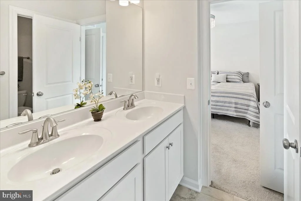 Photo of 5211 CONTINENTAL DRIVE