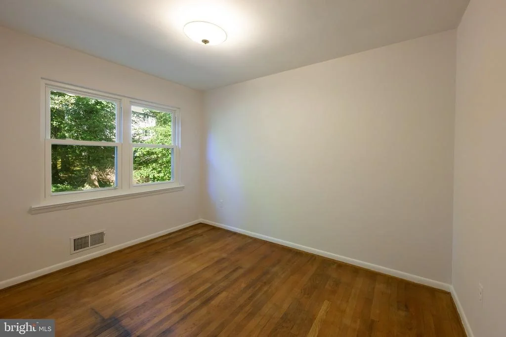 Photo of 3 LAKESIDE DRIVE