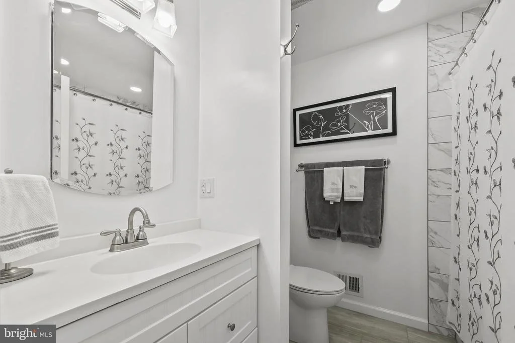 Photo of 16008 FAIRWAY DRIVE