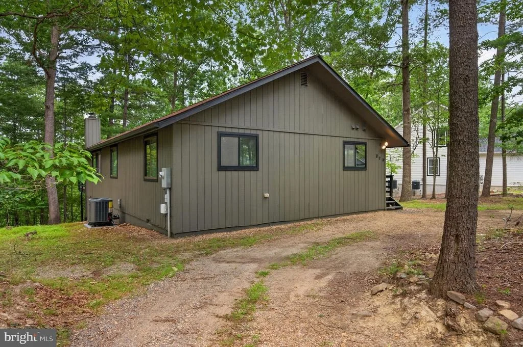 Photo of 213 MORRIE DRIVE