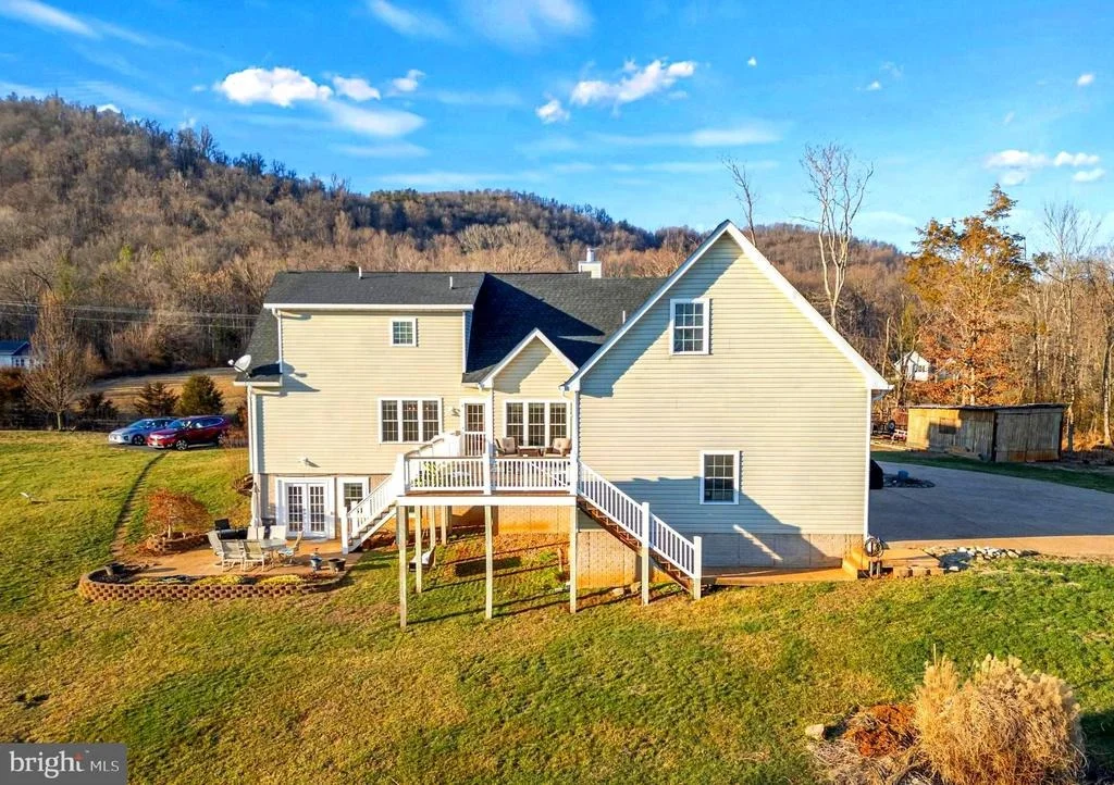 Photo of 3266 THOROUGHFARE ROAD