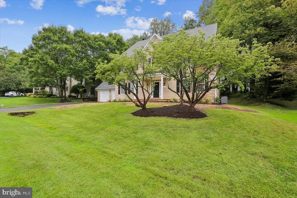 Photo of 9217 FALL RIVER LANE