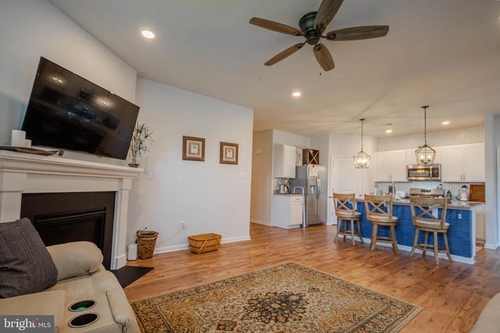Photo of 406 TWIN CREEKS DRIVE