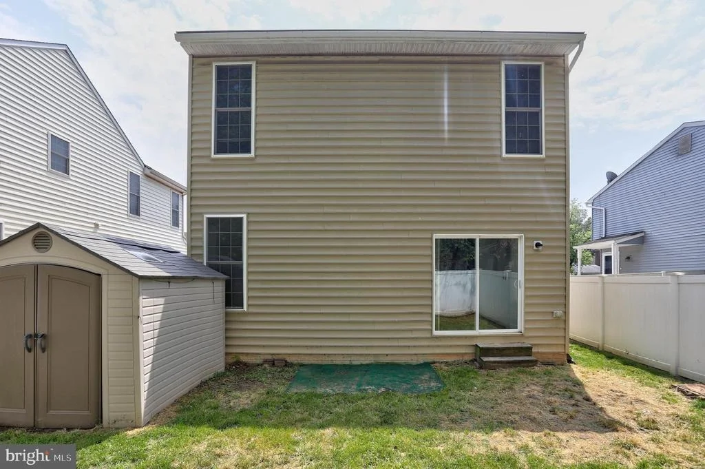 Photo of 8218 LEXINGTON DRIVE