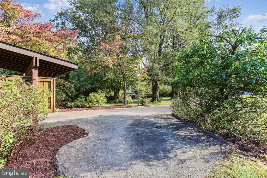 Photo of 816 OLIVE DRIVE