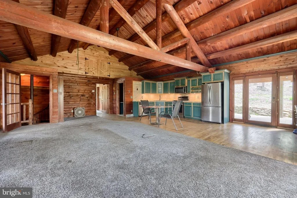 Photo of 171 FOX HOLLOW ROAD