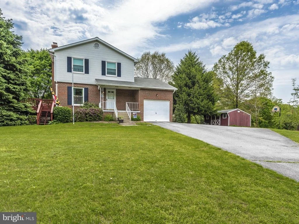 Photo of 2925 THURSTON ROAD