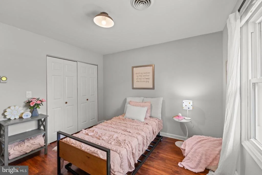 Photo of 223 PINEVIEW DRIVE