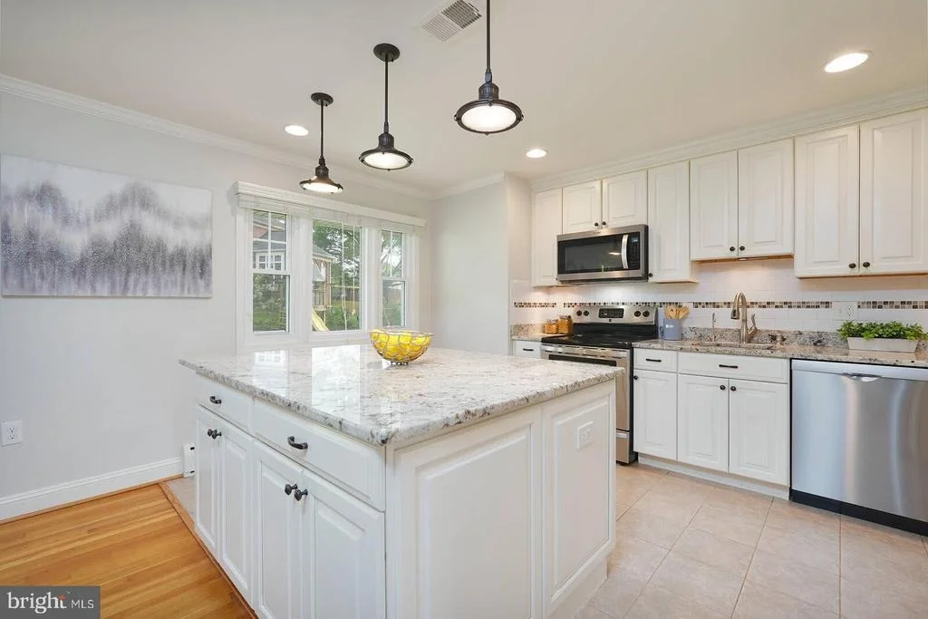 Photo of 1635 DINNEEN DRIVE