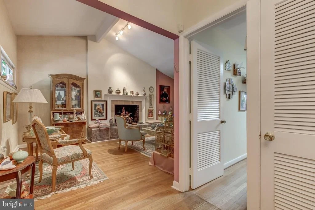 Photo of 703 HILLSBORO DRIVE