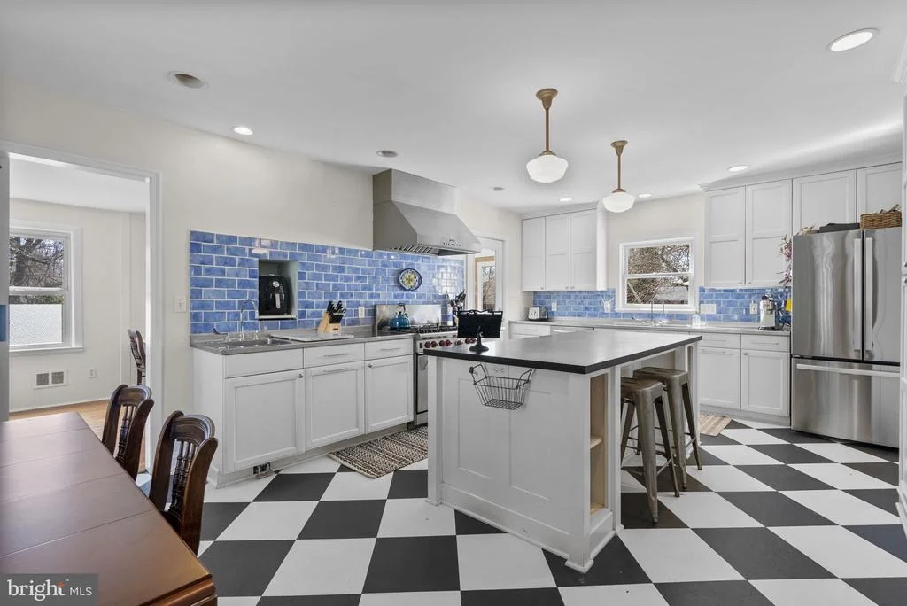 Photo of 212 DEARBORN AVENUE