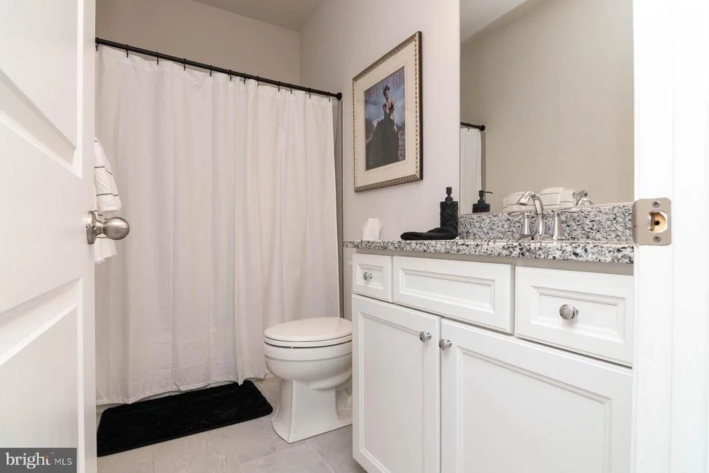Photo of 25087 TREEVIEW LANE