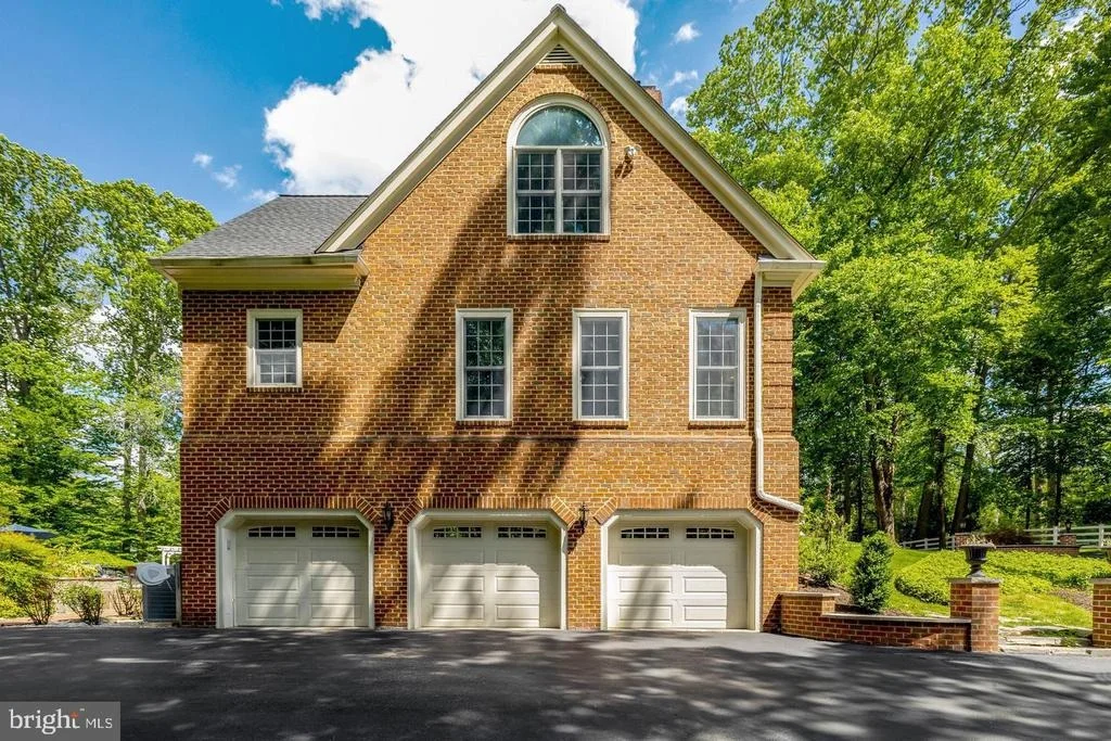 Photo of 105 INTERPROMONTORY ROAD