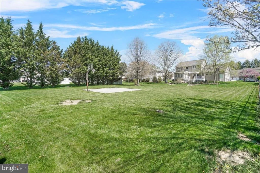 Photo of 625 N BLETTNER AVENUE