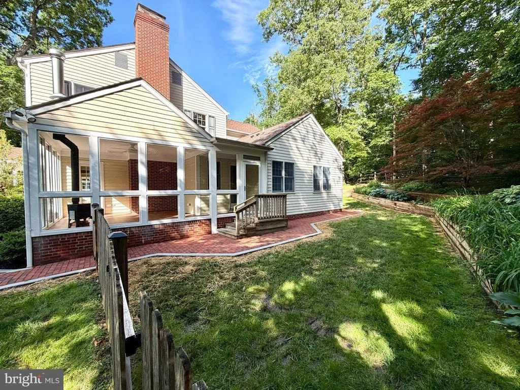 Photo of 15720 COMUS ROAD