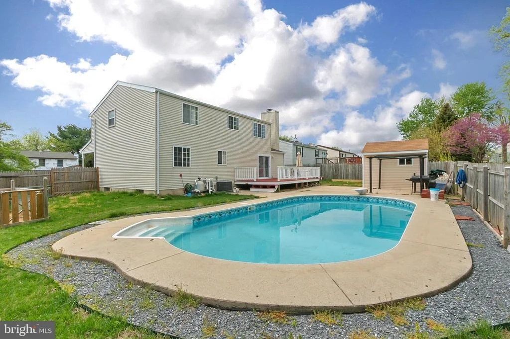 Photo of 1800 LAWNVIEW DRIVE