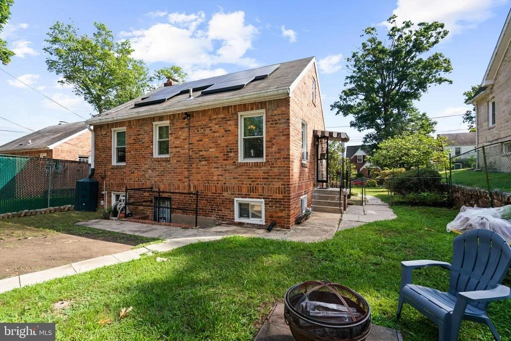 Photo of 1143 44TH PLACE SE