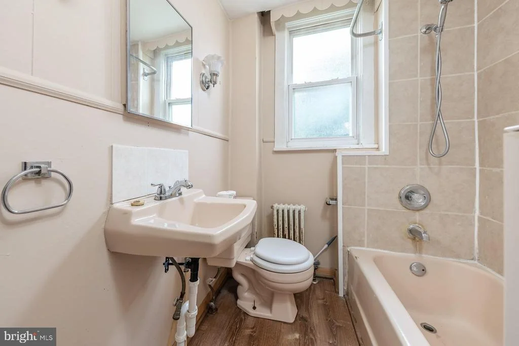 Photo of 16 MANTUA ROAD