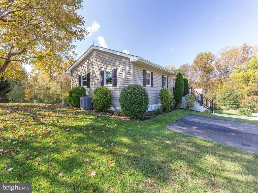 Photo of 6740 BRISCOE TURN ROAD