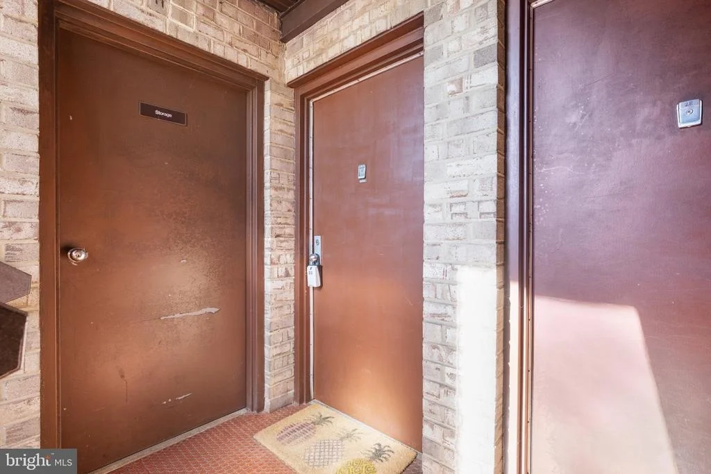 Photo of Unit 901B at 11650 STONEVIEW SQUARE