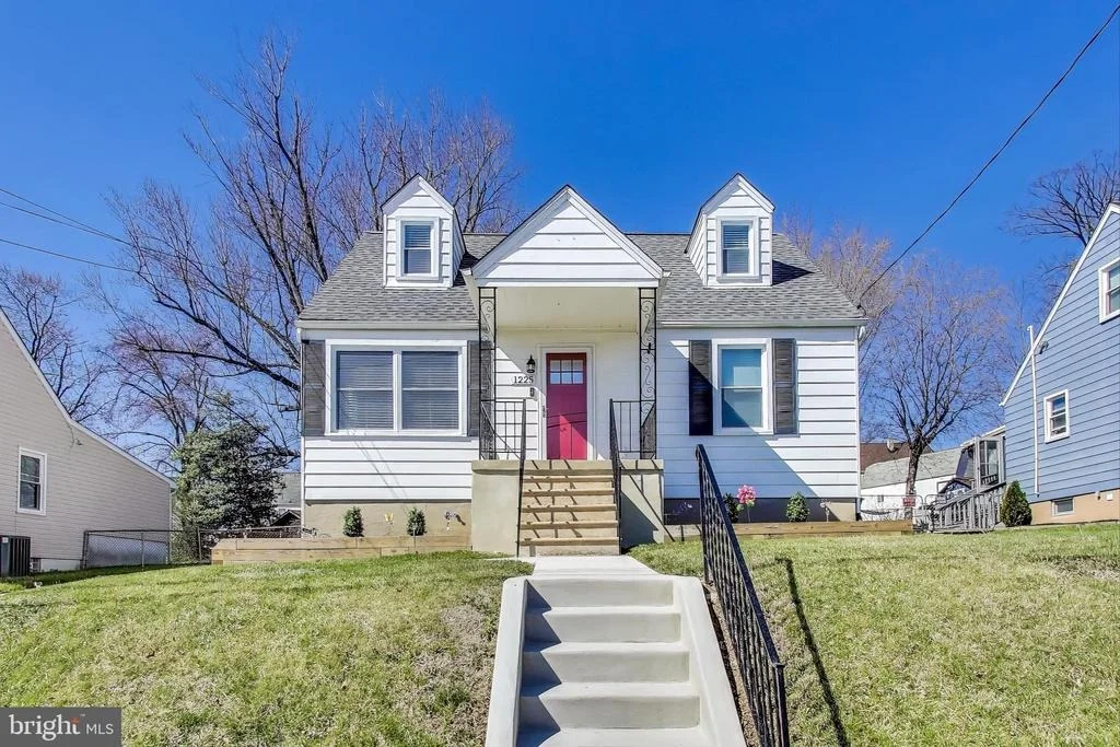 Photo of 1225 LANDOVER ROAD