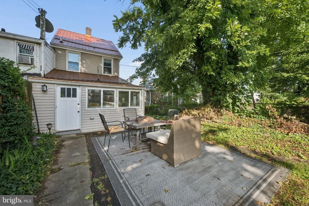 Photo of 3355 FALLS ROAD