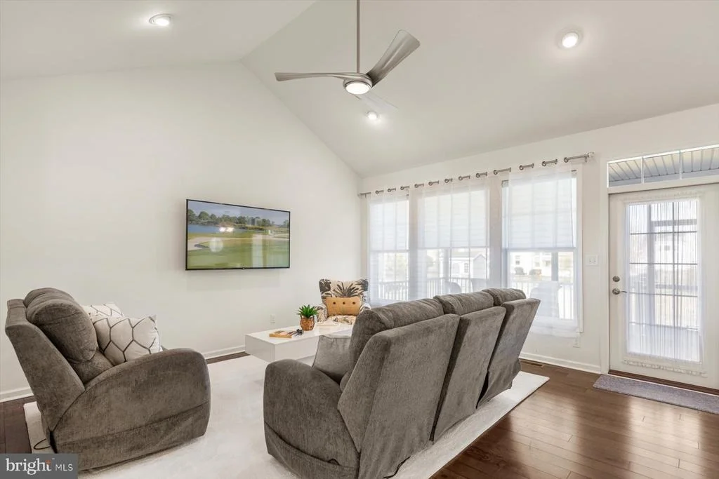 Photo of 24032 BENJAMIN HARRISON CIRCLE
