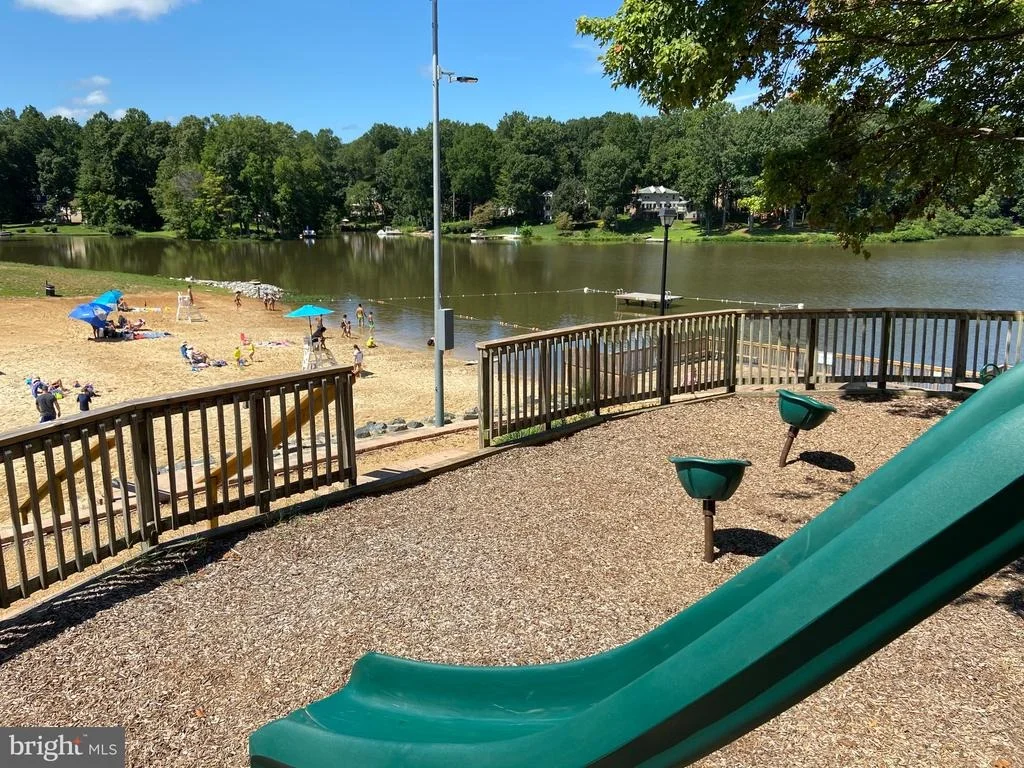 Photo of 15084 HOLLEYSIDE DRIVE