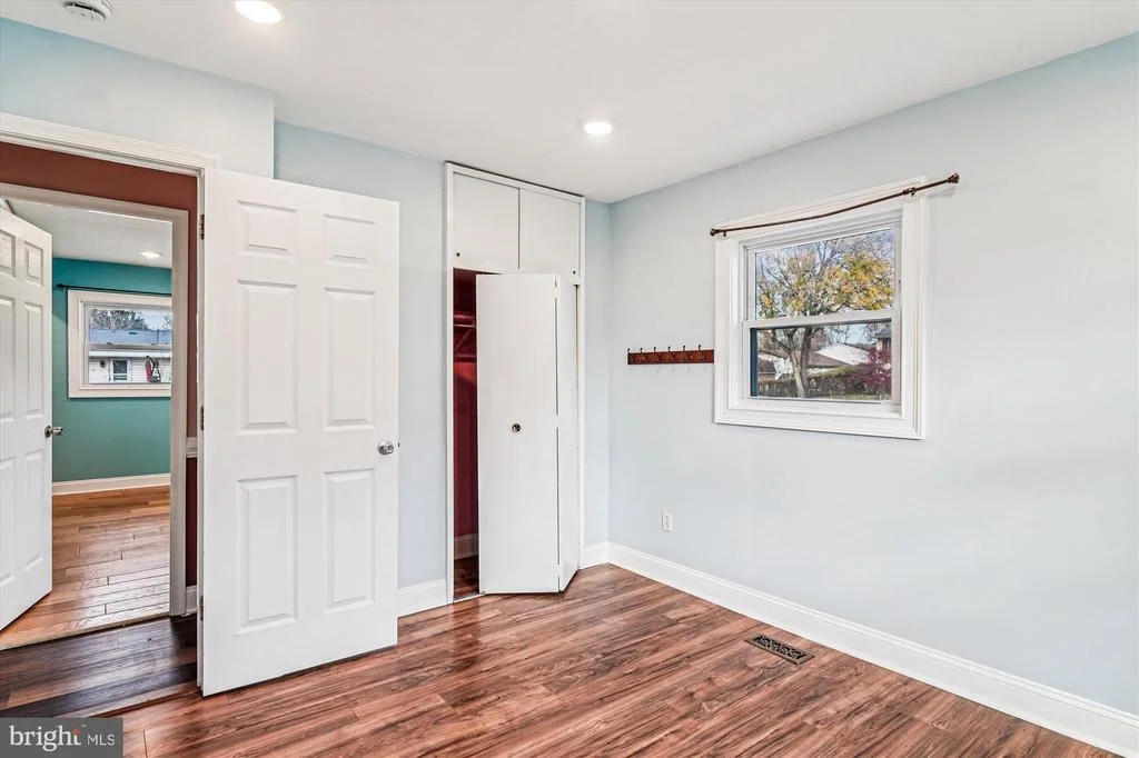 Photo of 417 WHITE OAK PLACE