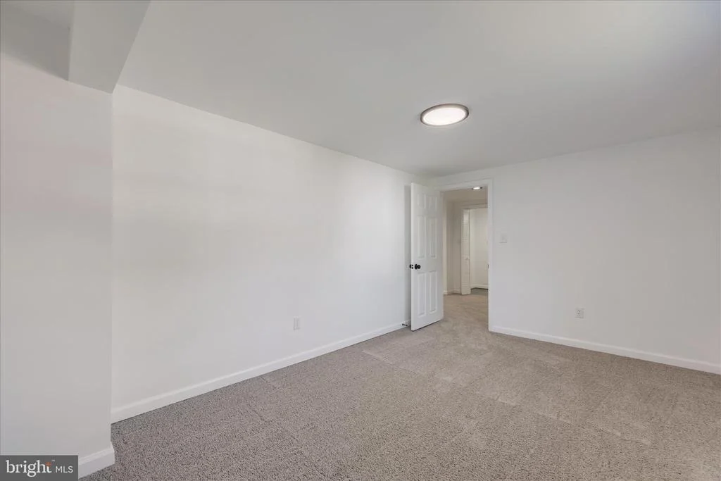 Photo of 6810 SURRATTS ROAD